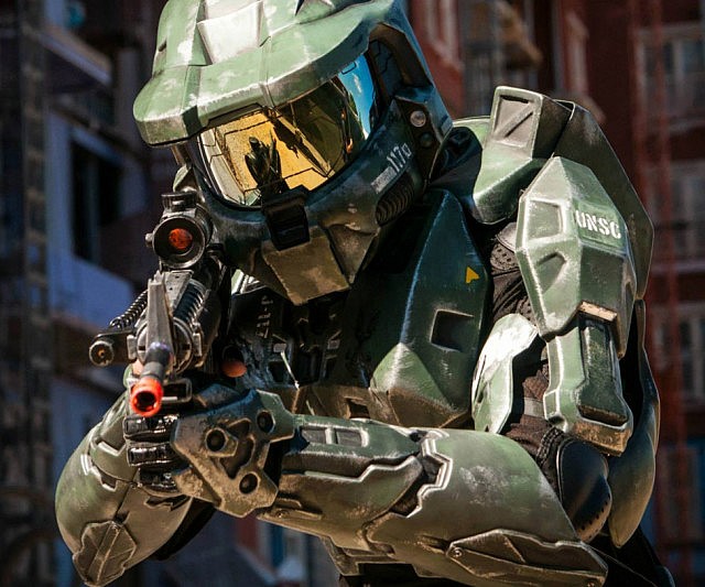 halo-master-chief-costume-640x533.jpg